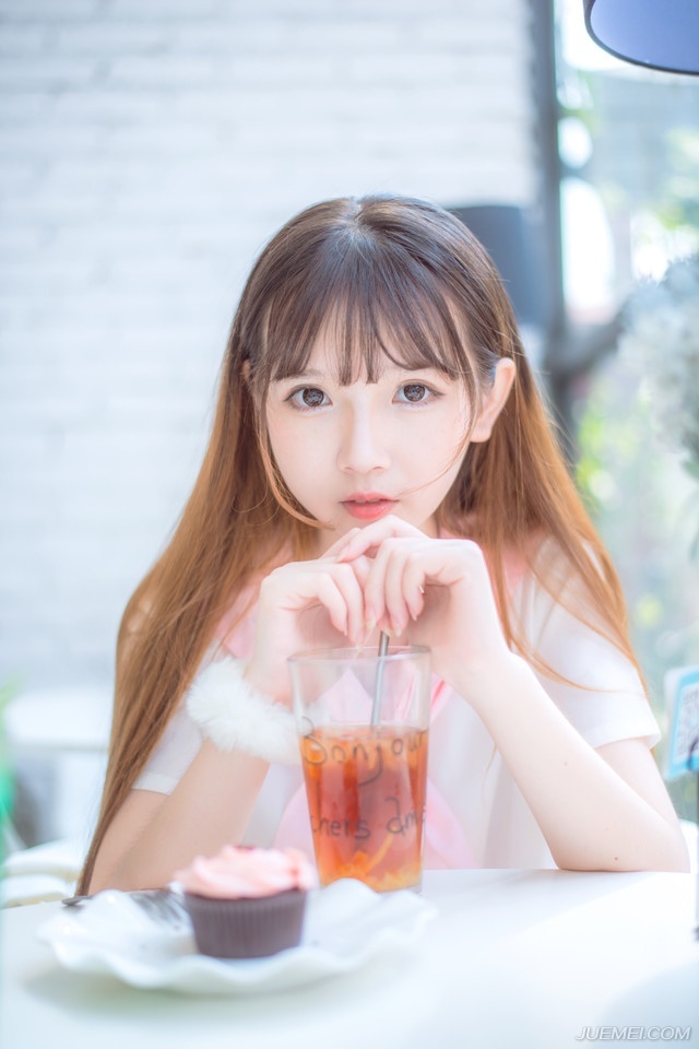 后来再也没有给她特别关心上线提示音消息提示音，攒够了失望便不再抱有希望。
